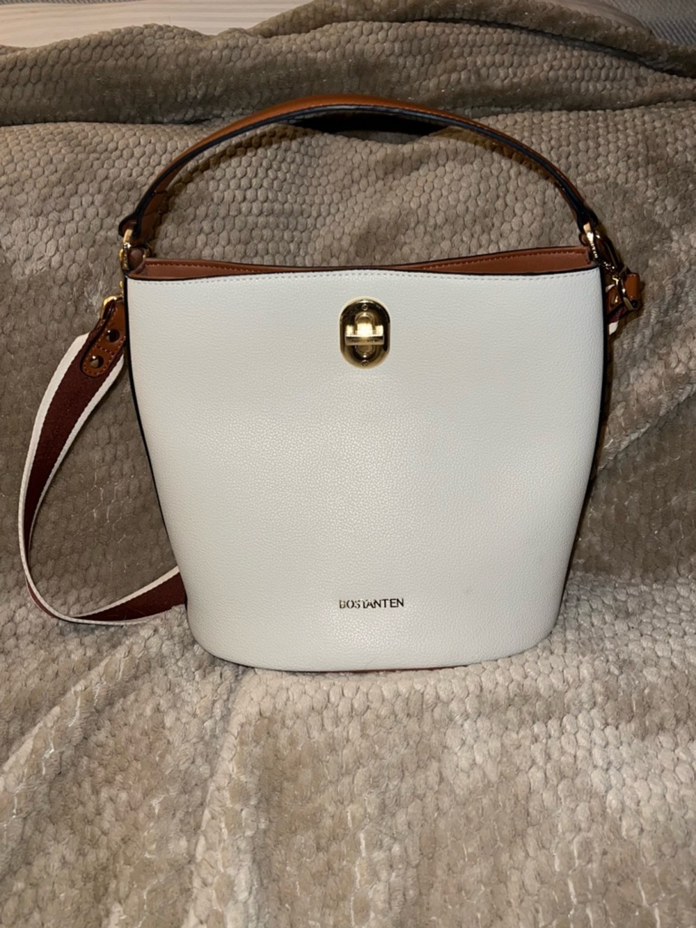 BOSTANTEN Cream Leather Shoulder Bag with Brown Trim